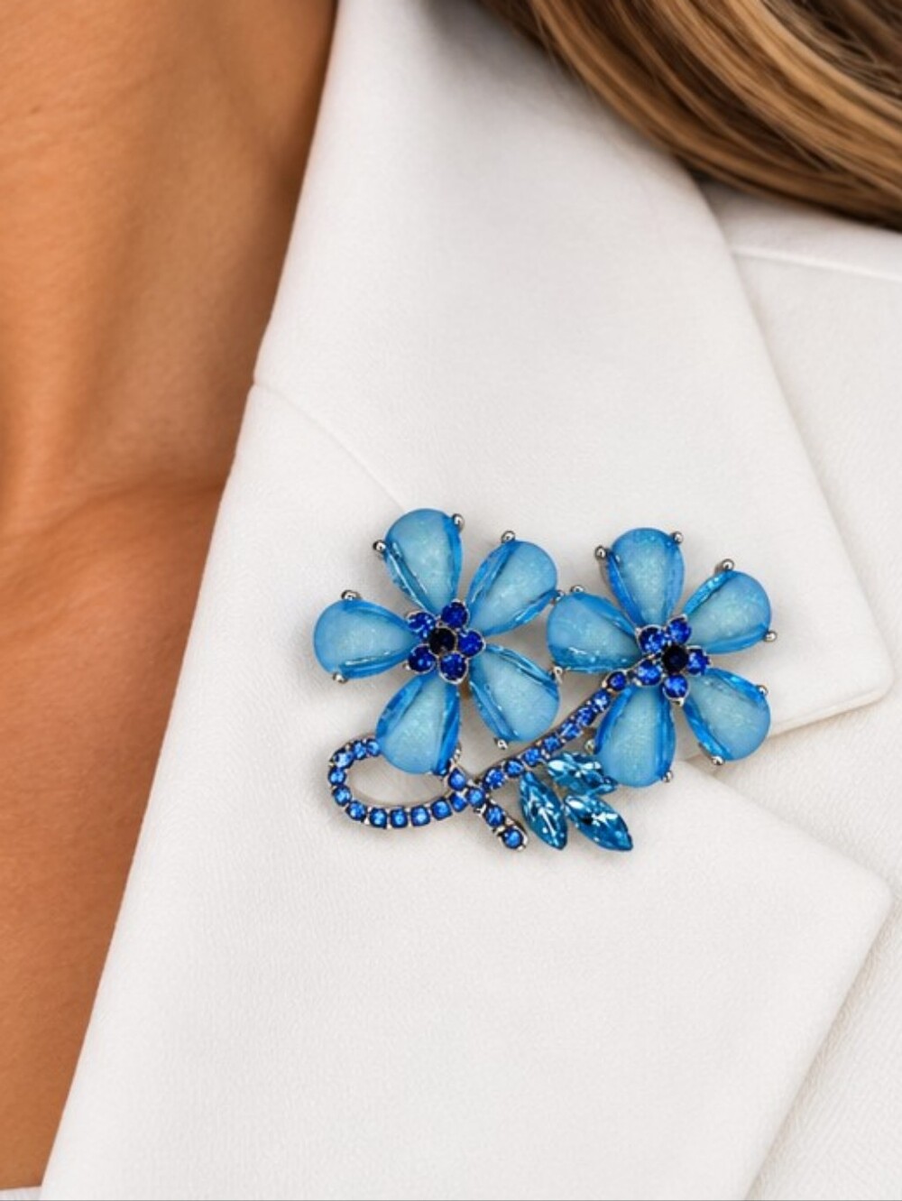 💎 Blue Floral Rhinestone Brooch Pin Crystal Flower Bouquet Silver Tone NWOT